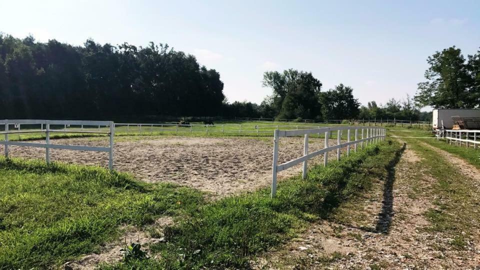 Agriturismo La Fornace Centro Ippico Como Zewnętrze zdjęcie